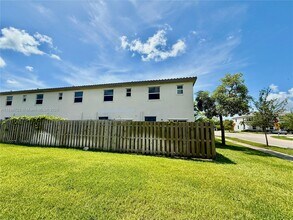2701 SE 15th St in Homestead, FL - Building Photo - Building Photo