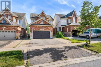 1821 Lamstone St in Innisfil, ON - Building Photo - Building Photo