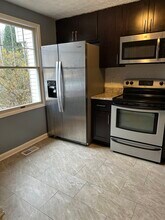 8018 Grandview Ct in Springfield, VA - Foto de edificio - Building Photo