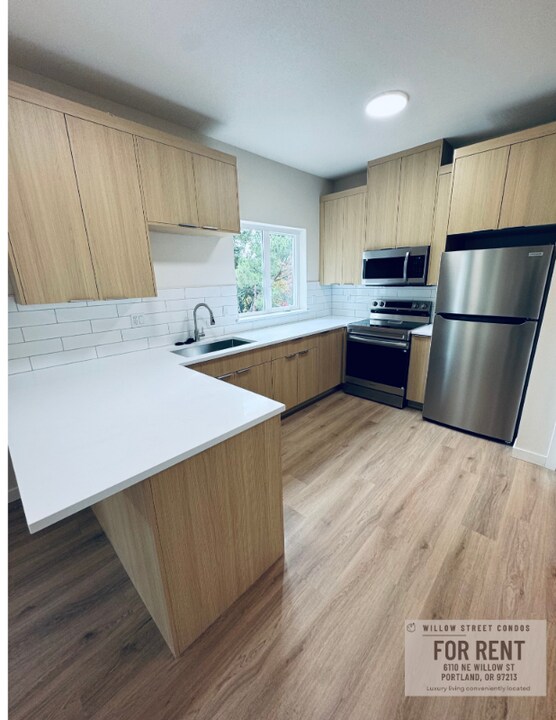 6110 NE Willow St in Portland, OR - Foto de edificio