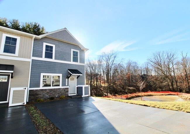 property at 1537 Palomino Trl