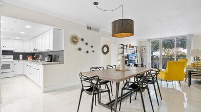 3801 S Ocean Dr in Hollywood, FL - Building Photo - Building Photo