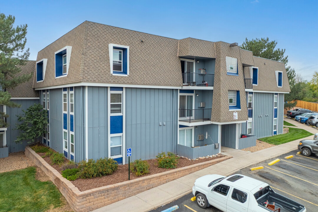 Waterview on the Parkway Apartments in Thornton, CO - Building Photo