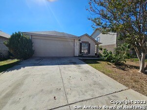 8006 Ferndale Oaks in San Antonio, TX - Foto de edificio