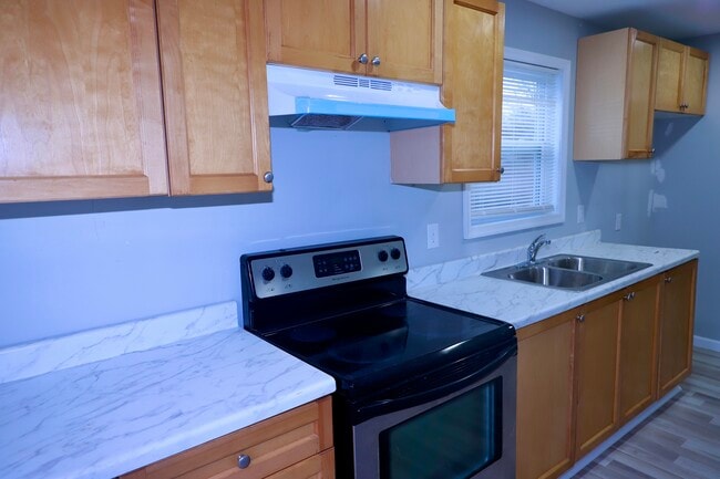 6259 Sewells Point Rd, Unit 6257 in Norfolk, VA - Foto de edificio - Building Photo