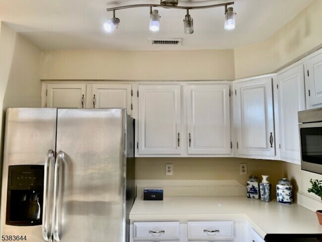 property at 6 Ray Ct