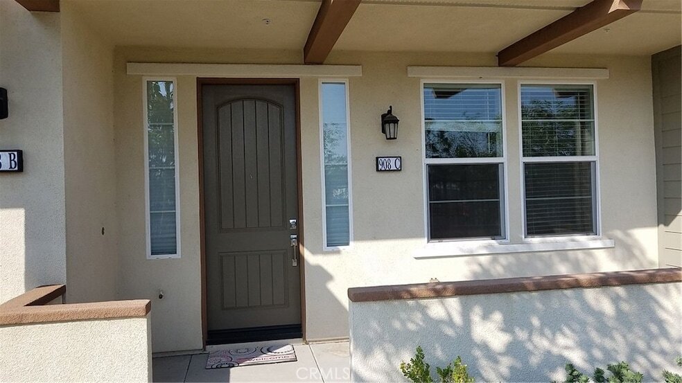 908 N Acacia Ct, Unit 8 in Azusa, CA - Building Photo