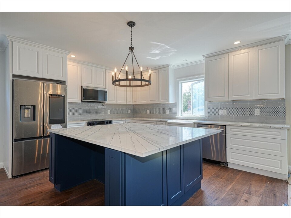 369 Grant St in Framingham, MA - Building Photo