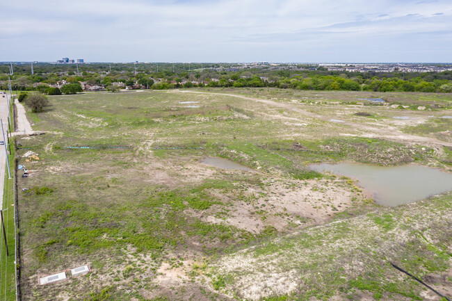 The Woodlands on Spring Creek in Garland, TX - Building Photo - Building Photo