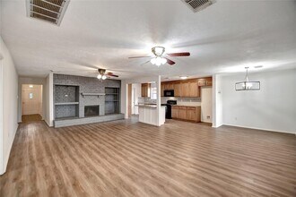 17119 Bougainvilla Ln in Friendswood, TX - Building Photo - Building Photo