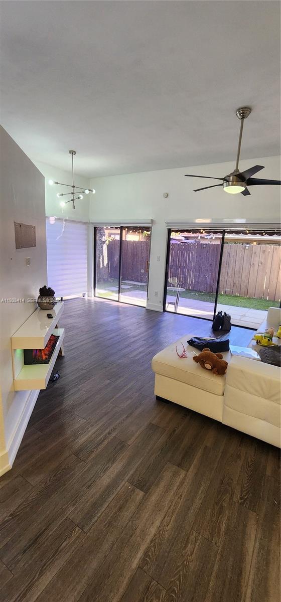 9660 W Elm Ln in Miramar, FL - Building Photo - Building Photo