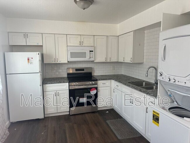 2918 E Roeser Rd in Phoenix, AZ - Building Photo - Building Photo