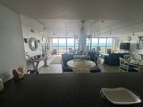 4141 Ocean Dr in Vero Beach, FL - Building Photo - Building Photo