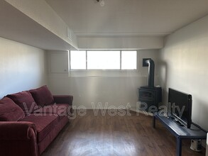 200 Prior Rd N in Kelowna, BC - Building Photo - Building Photo