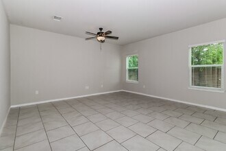 9201 Sawyer Fay Ln in Austin, TX - Building Photo - Building Photo