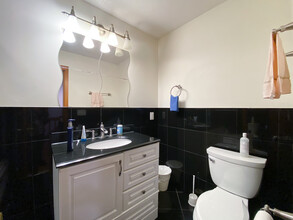 21 Compton Street, Unit 3, Unit BR4 in New Haven, CT - Foto de edificio - Building Photo