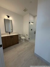 199 Gardner St, Unit 313 in Boston, MA - Foto de edificio - Building Photo