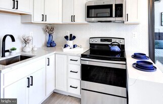 1005 Charles St in Baltimore, MD - Building Photo