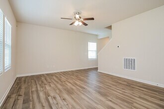 1105 Orch Strm Dr in Haw River, NC - Foto de edificio - Building Photo