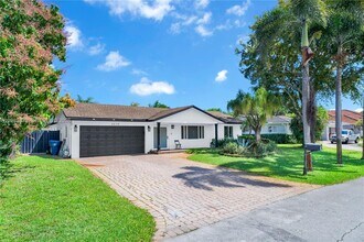 2616 NW 7th Ave in Wilton Manors, FL - Building Photo - Building Photo