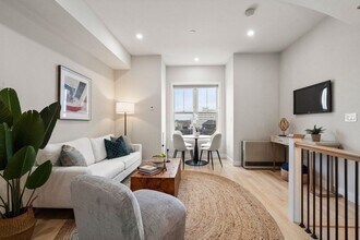 174 Fisher Ave in Boston, MA - Building Photo - Building Photo