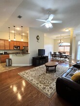 8 River Rock Rd in Savannah, GA - Building Photo - Building Photo