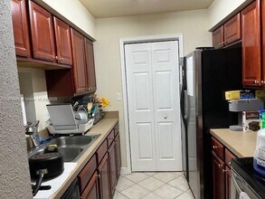 949 Riverside Dr in Coral Springs, FL - Building Photo - Building Photo