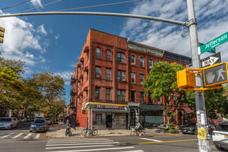 154 Patchen Ave in Brooklyn, NY - Building Photo - Building Photo