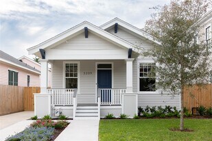 3209 Avenue P 1/2 in Galveston, TX - Building Photo