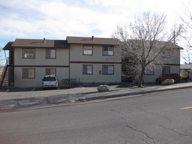 330 Talus Way in Reno, NV - Foto de edificio