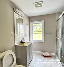 16 Long Ave, Unit 3 in Boston, MA - Building Photo - Building Photo