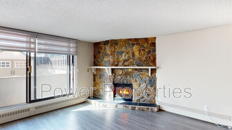 345-104 4 Ave NE in Calgary, AB - Building Photo