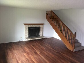2525 Newcastle St in Eugene, OR - Building Photo - Building Photo