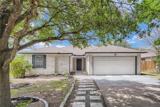 102 Evergreen Cir in Georgetown, TX - Building Photo - Building Photo