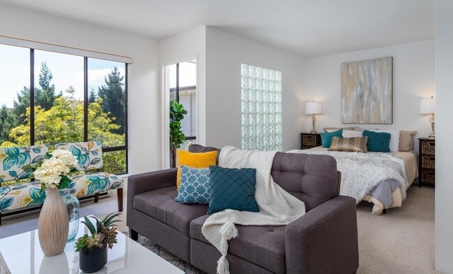 property at 6 Commodore Dr