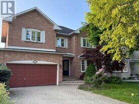 61 Mary Elizabeth Crescent in Markham, ON - Building Photo