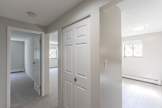 Melrose Terrace in Wakefield, MA - Building Photo - Interior Photo