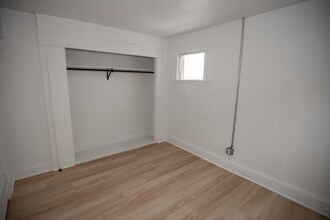 1388 W 83rd St, Unit 414 in Cleveland, OH - Building Photo - Building Photo