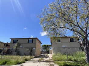 9007-9011 Ramsgate Ave in Los Angeles, CA - Building Photo - Building Photo