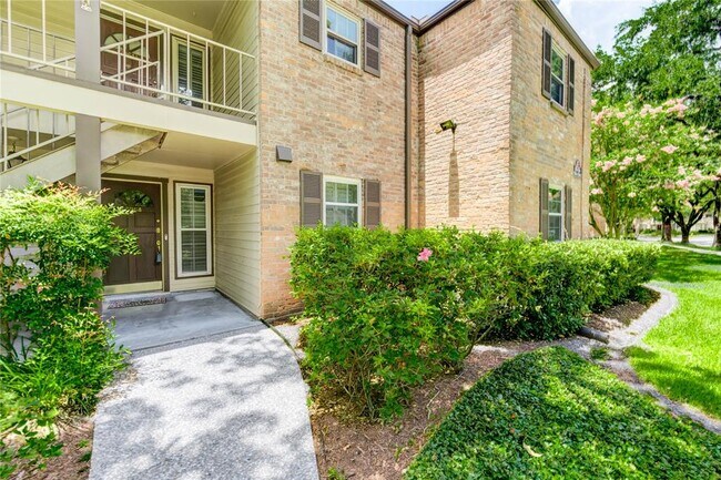 12964 Trail Hollow Dr in Houston, TX - Building Photo - Building Photo