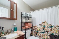 2337 S Alder St photo'