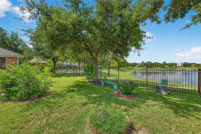 1807 Driver Green Ln