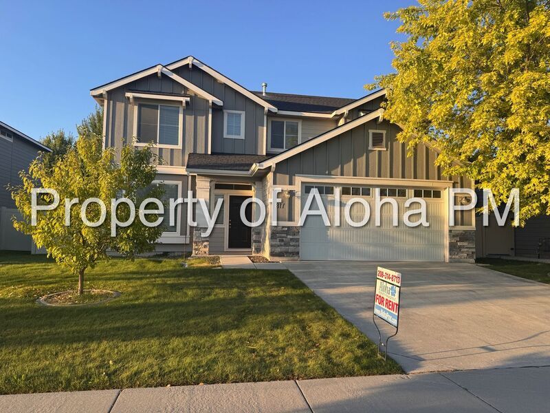 817 E Ionia Dr in Meridian, ID - Building Photo
