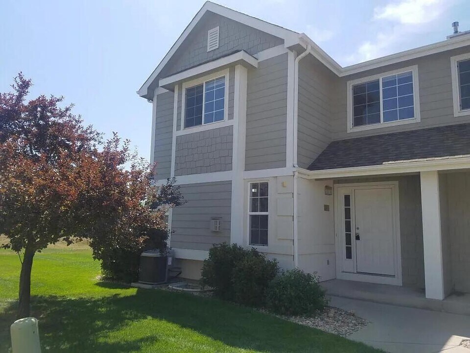 2002 Tonopas Ct in Loveland, CO - Building Photo