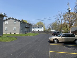 Carpenter Place Apartments in Waukesha, WI - Building Photo - Building Photo