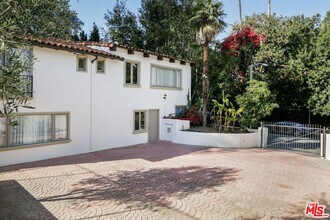 905 Hartford Way in Beverly Hills, CA - Building Photo - Building Photo