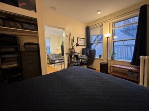 69 Myrtle St, Unit 3 in Boston, MA - Foto de edificio - Building Photo