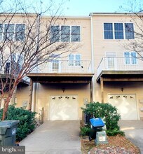 25013 Riding Center Dr in South Riding, VA - Building Photo - Building Photo