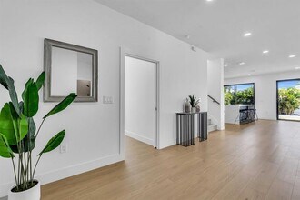 2721 17th Ave N in St. Petersburg, FL - Building Photo - Building Photo