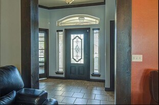 7705 Harold Dr in Yukon, OK - Building Photo